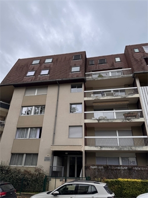 appartement à la vente -   39000  LONS-LE-SAUNIER, surface 89,27 m2 vente appartement - APR740885